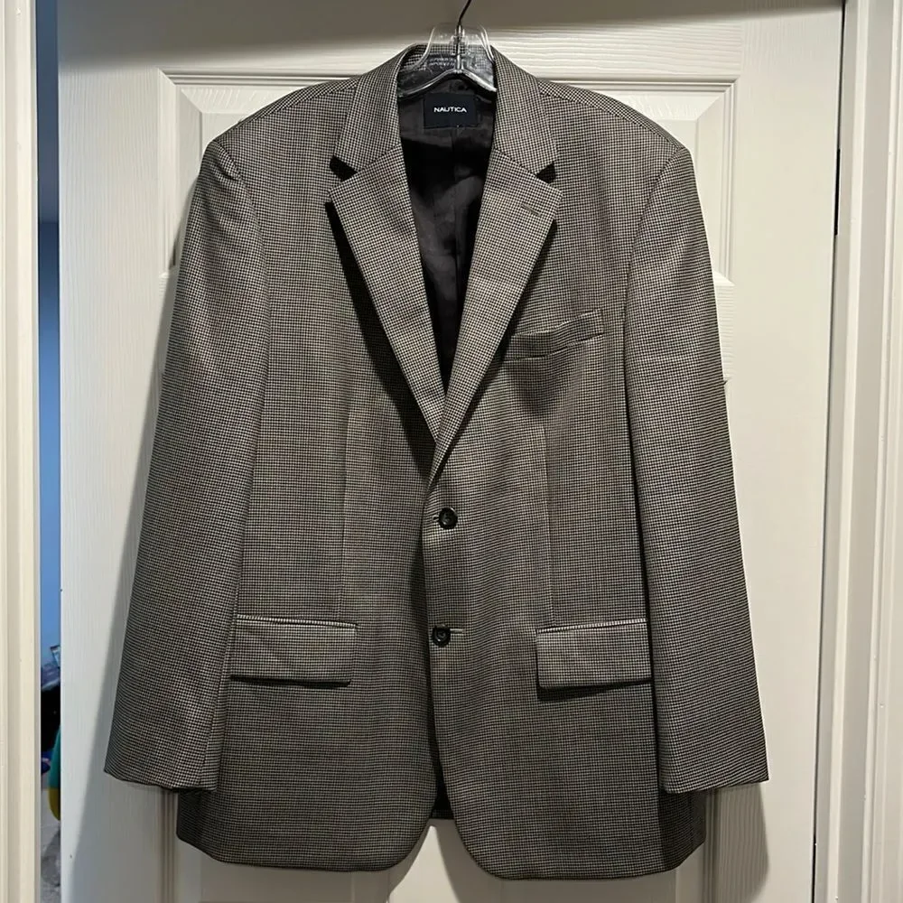 Nautica Men’ Micro-Checked Wool Blazer Size 42.